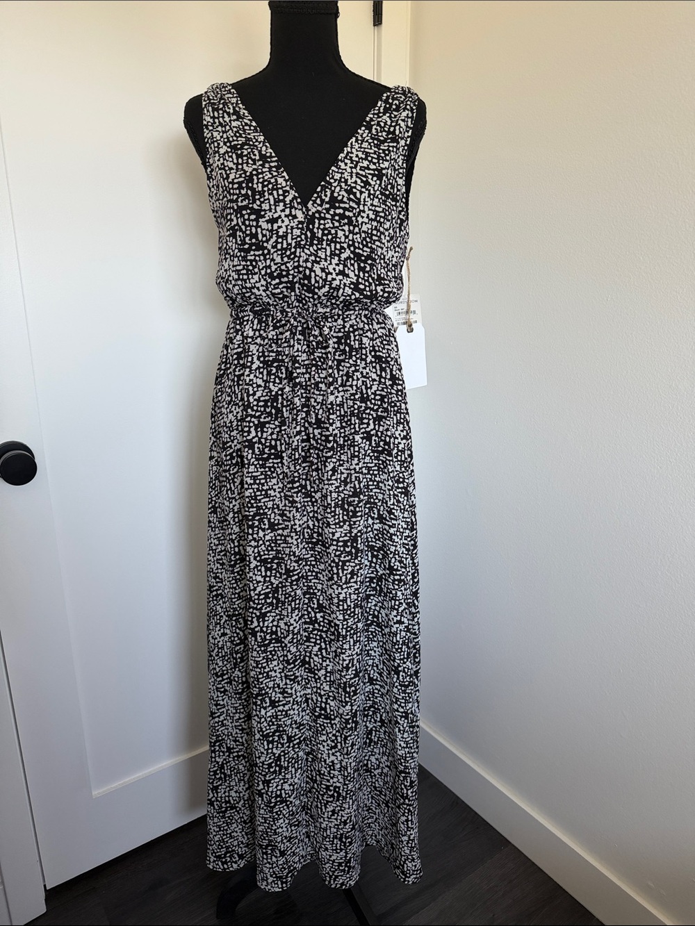 🔥NWT🔥 Leith flowy maxi dress. Size xs